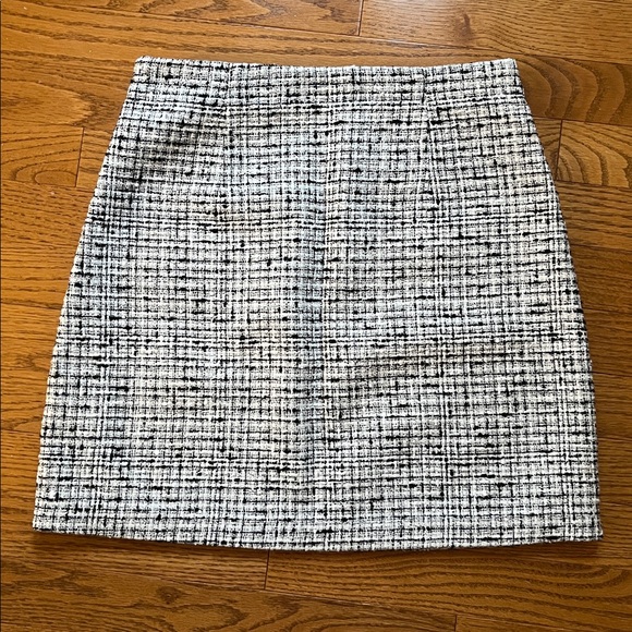 ARITZIA BABATON BLACK & WHITE TWEED MINI SKIRT SIZE 6 - Picture 9 of 9